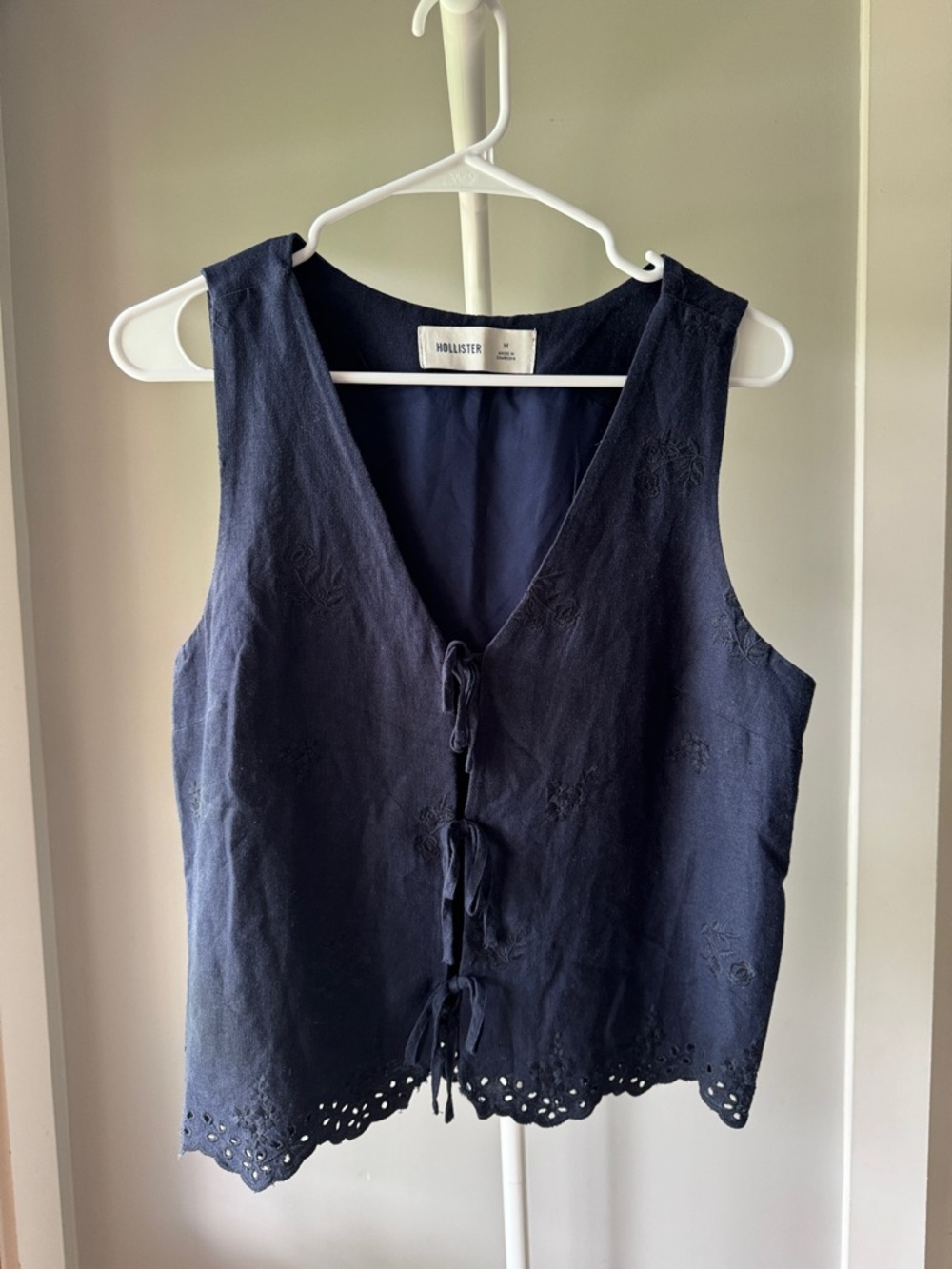 Hollister Easy Linen-Blend Tie-Front Vest